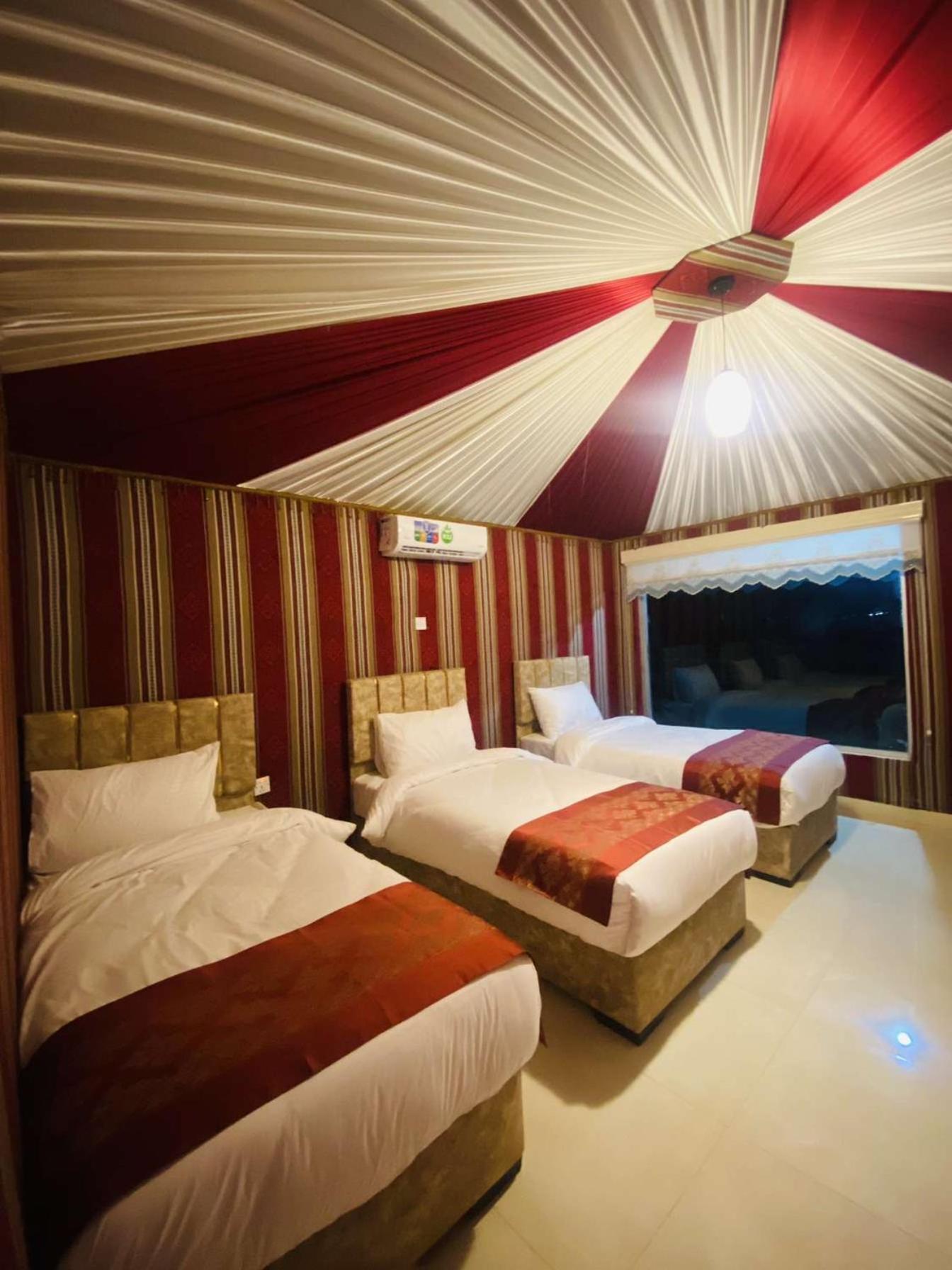 Wadi Rum Sky Camp Exterior foto