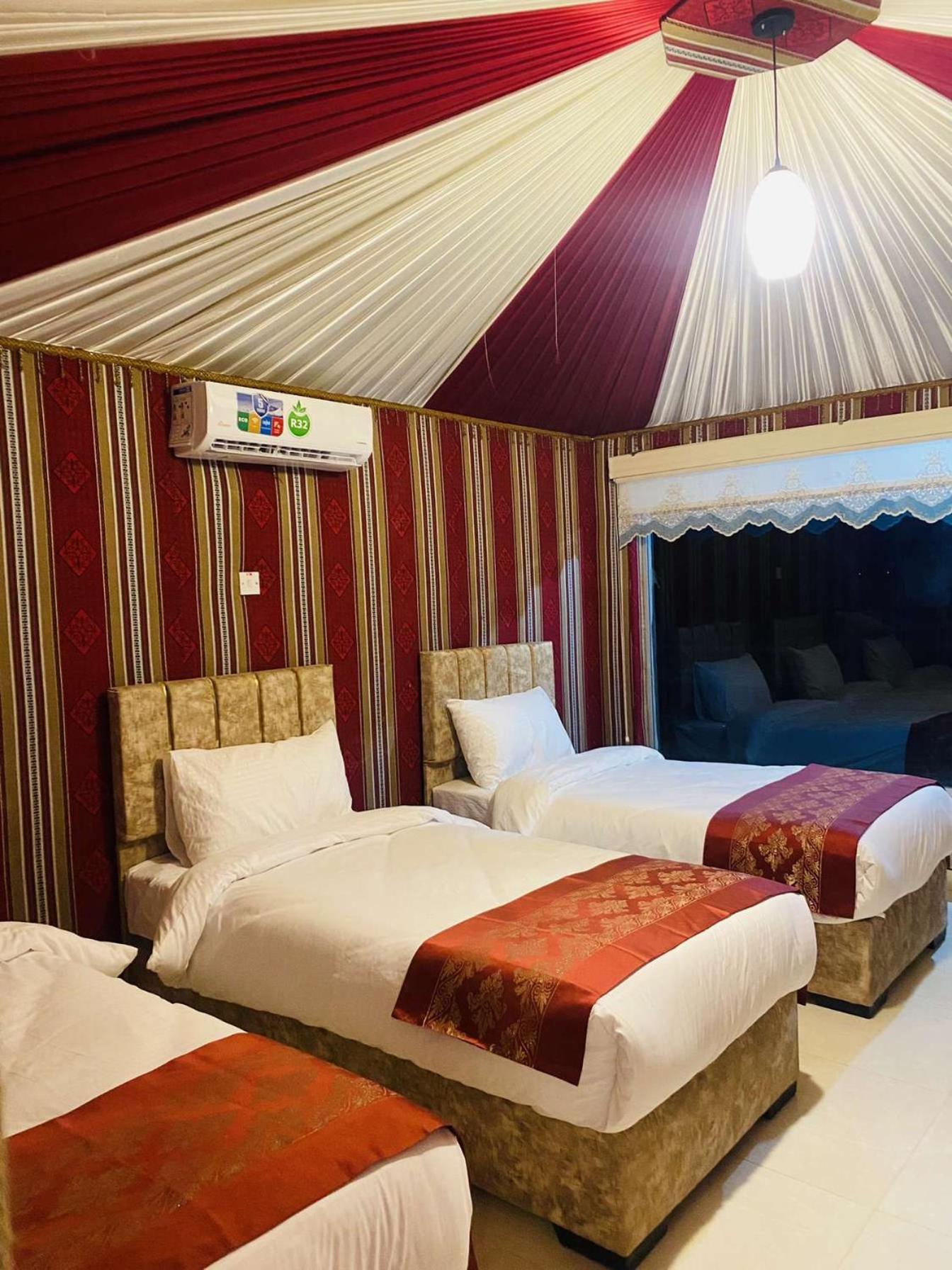 Wadi Rum Sky Camp Exterior foto