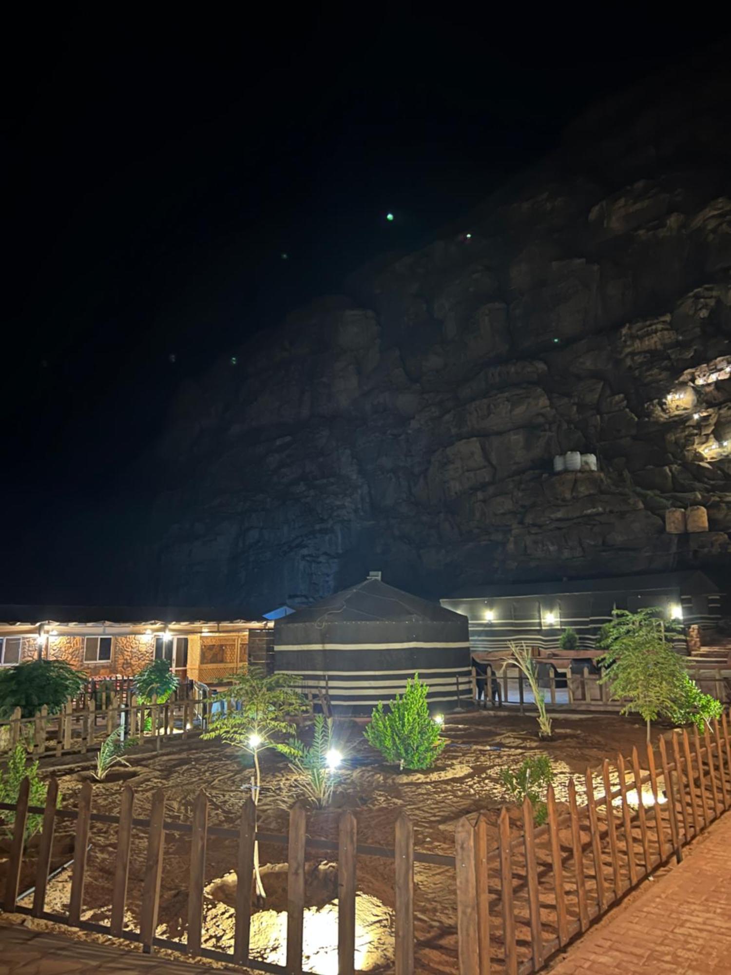 Wadi Rum Sky Camp Exterior foto